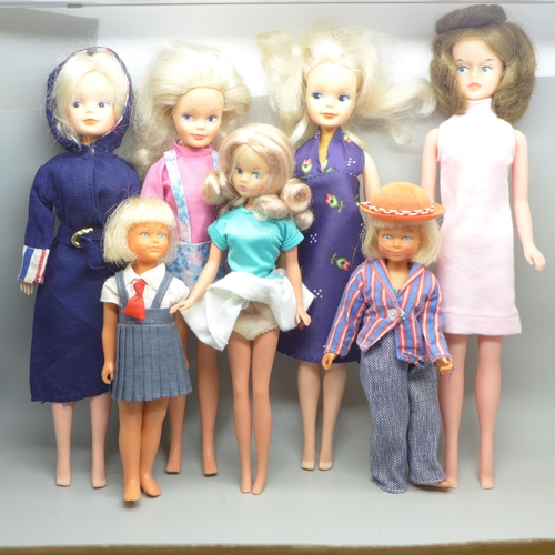 875 - Seven dolls; Mary Quant Daisy doll, three New Face 1986 Sindy dolls, original first Tressy and two o... 