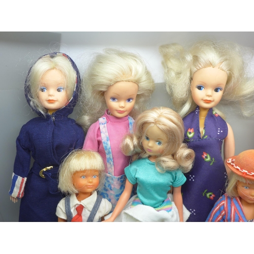 875 - Seven dolls; Mary Quant Daisy doll, three New Face 1986 Sindy dolls, original first Tressy and two o... 