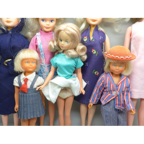 875 - Seven dolls; Mary Quant Daisy doll, three New Face 1986 Sindy dolls, original first Tressy and two o... 