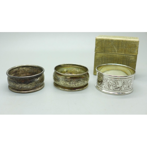 893 - Three silver napkin rings, 29g