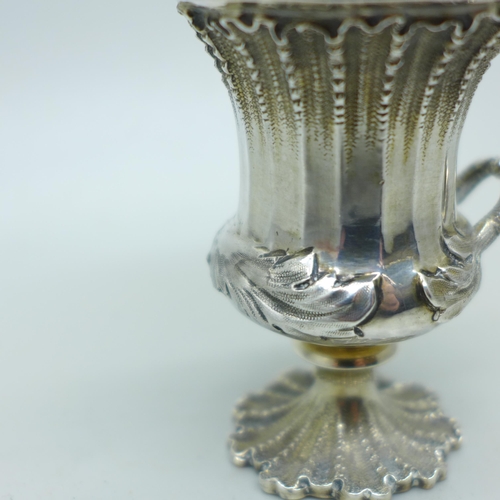 900 - A George IV silver spirit shot, London 1829, 41g