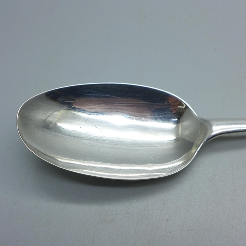 903 - An early silver rattail spoon, 18th Century, 60g