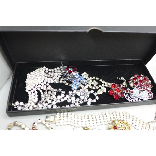 964 - Paste set jewellery, some boxed