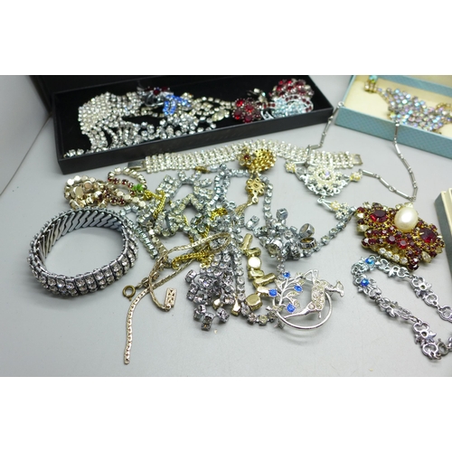 964 - Paste set jewellery, some boxed