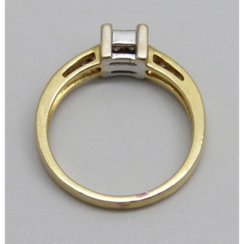 982 - An 18ct gold ring set with diamonds, 0.33ct, 4.2g, O