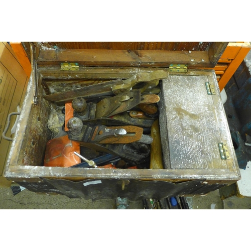 2058 - A Beta utensil tool chest and a wooden tool box of tools including Stanley no4 plane, millers falls ... 