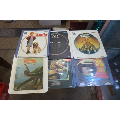 2140A - 7 Laser video discs