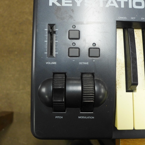 2146 - A Keystation 61 M-Audio keyboard