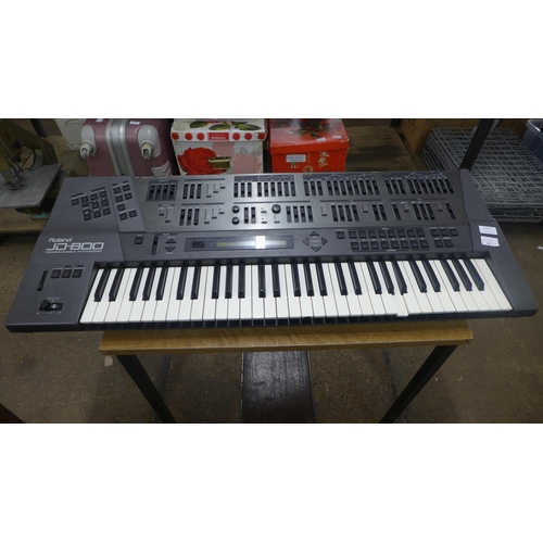 2147 - A Roland programmable synthesiser (model:- JD-800)