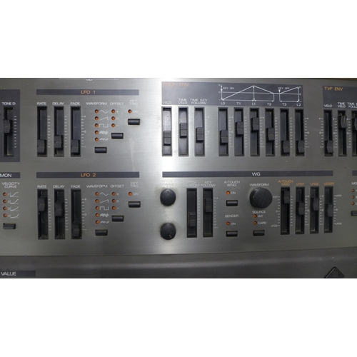 2147 - A Roland programmable synthesiser (model:- JD-800)