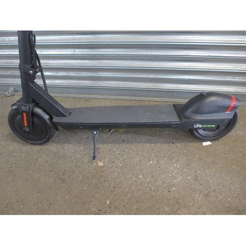 2191 - A Li-Fe 250 Air Pro electric scooter - sold as seen (police repossession) - including replacement pa... 