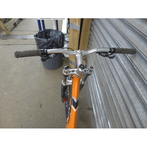 A Saracen Havoc 6061 aluminium frame full suspension double disc brake mountain bike police reposs