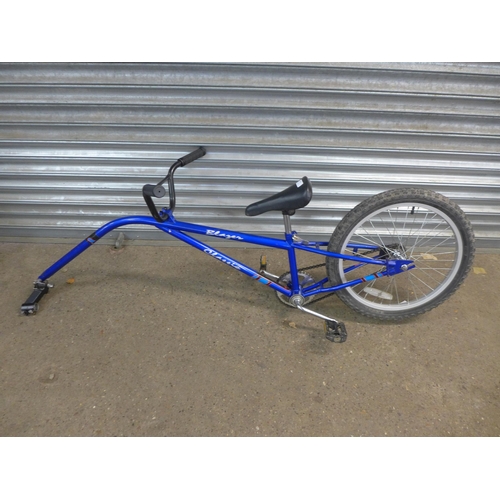 2199 - A Blazer Classic child's bike trailer with attachment (police repossession)