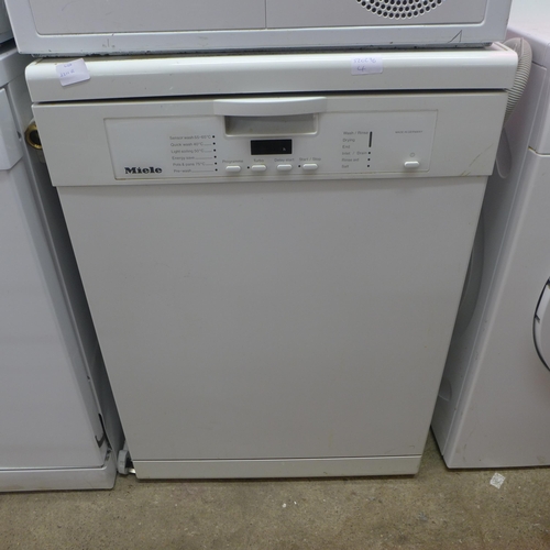 2211E - A Miele dishwasher (G1143SC)