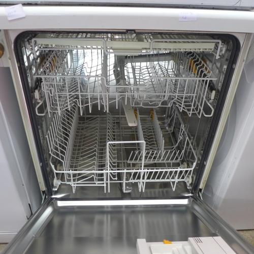 2211E - A Miele dishwasher (G1143SC)