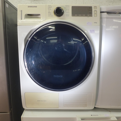 2211K - A Samsung 9kg condenser tumble dryer (DV90H800HW/EU)