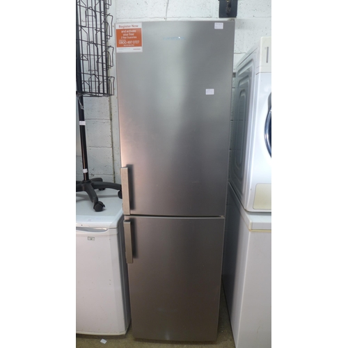 2211L - A Grundig KS4300H 50/50 free standing fridge freezer