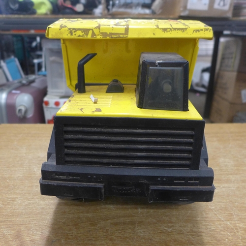 2389 - A Tonka Tin plate toy dumper truck