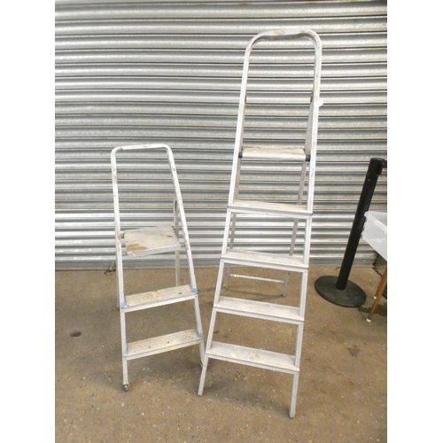 2213 - A five-rung aluminium stepladder and a three-rung aluminium step ladder