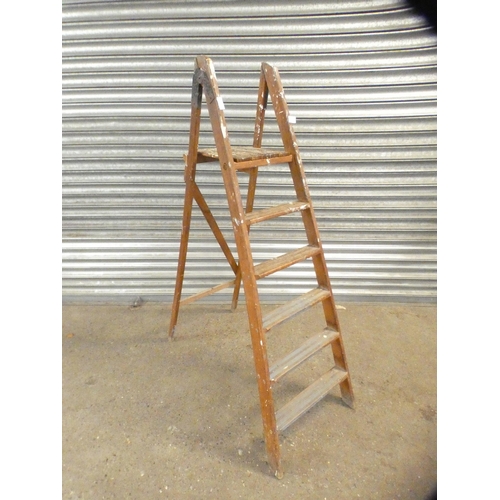 2218 - A six-rung wooden stepladder