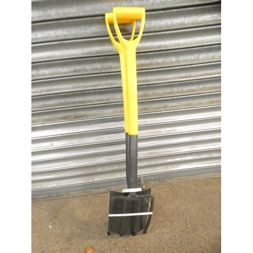 2227 - A Draper garden fork and spade, unused * this lot is subject to VAT