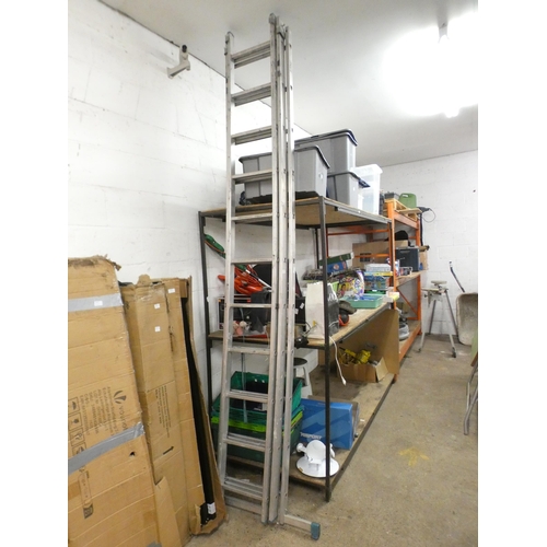 2267 - A triple 11 rung Macallister extending ladder