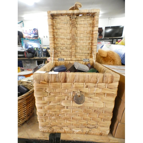 2294 - 2 Baskets of vintage jewellery cases