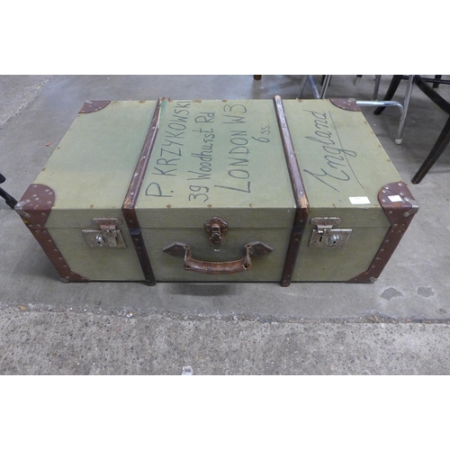 182 - A vintage suitcase