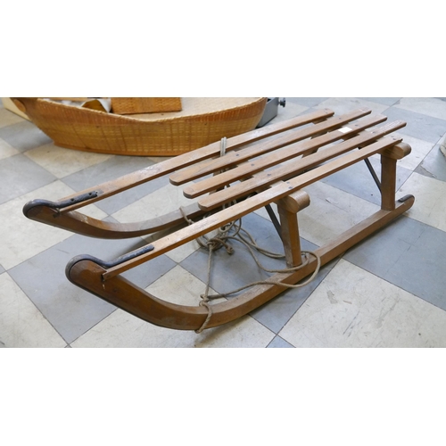 202 - A vintage Donnay wooden sledge