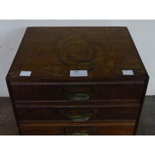 305 - An early 20th Century mahogany four drawer table top chest