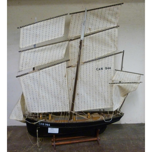 315 - A model yacht