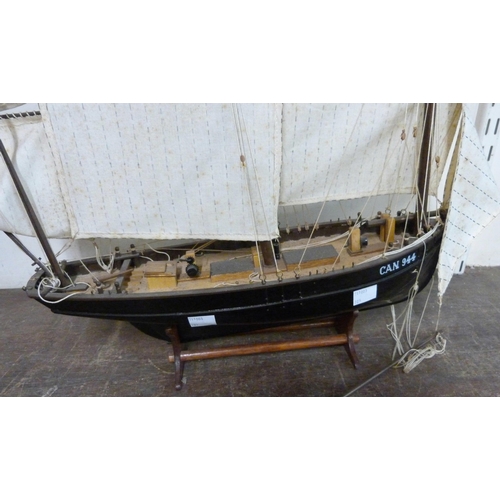 315 - A model yacht