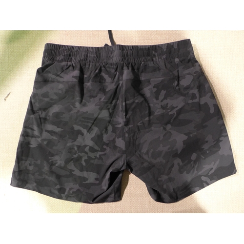 3076 - Five pairs of women's black and grey camo Tuff Athletics shorts - mixed size * this lot is subject t... 