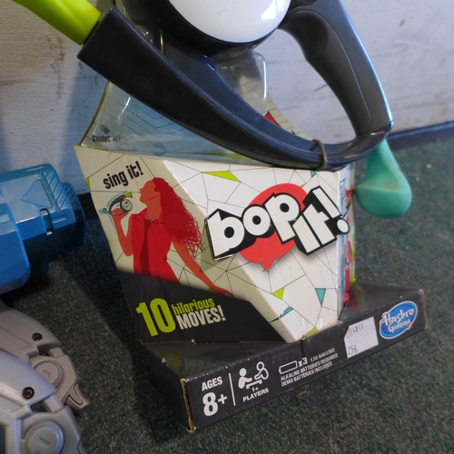 3099 - Bop It! interactive game by Hasbro (Ages 8+) plus two Elite 2.0 Nerf guns