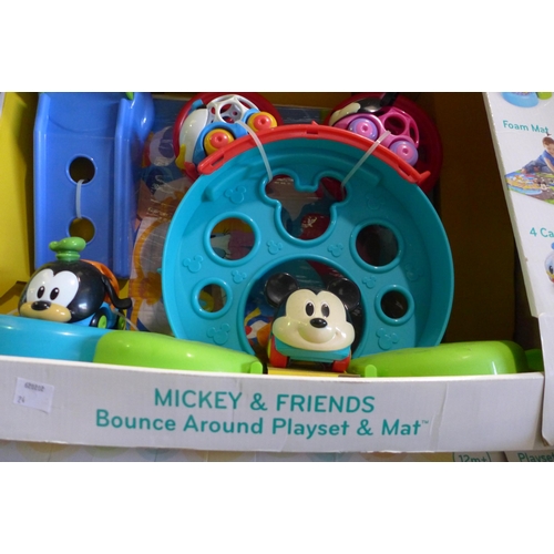 3106 - Disney Baby - Mickey and Friends - Bounce Around Playset & Mat (12m +)