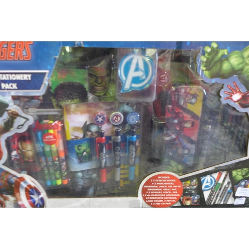 3123 - Marvel Avengers bumper stationery gift pack