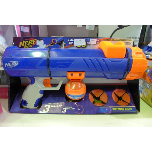 3128 - Nerf Dog tennis ball launcher (Missing 2 Tennis Balls)