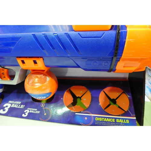 3128 - Nerf Dog tennis ball launcher (Missing 2 Tennis Balls)