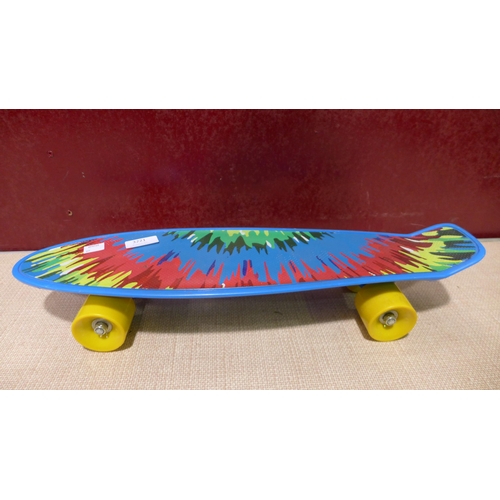 3221 - Child's multicoloured skateboard