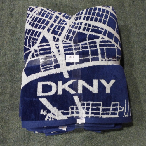 3283 - Set of two navy DKNY City Map bath sheets