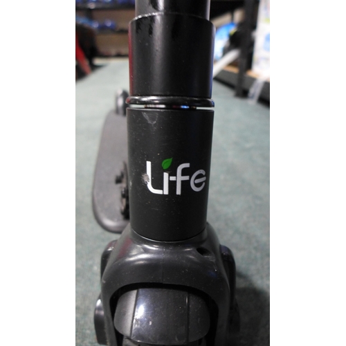 3355 - Life 200 e-scooter - no charger