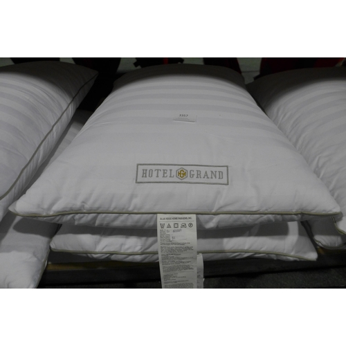 3356 - Two Hotel Grand pillows - 86.5% waterfowl feathers and down - 71 x 50cm * this lot is subject to VAT