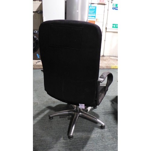 3493 - Black Fabric Office Chair (309-383) * This lot is subject to VAT