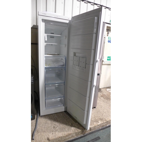 3495 - Bosch Series 4 White Freezer - Damaged -  Model Gsn36Vwfpg, original RRP £749.99 + VAT (310-161) * T... 