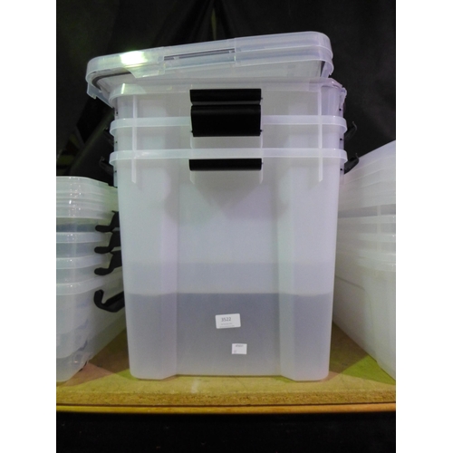 3522 - Three plastic storage boxes with lids - damged