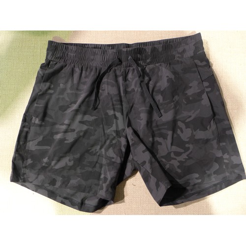 3073 - Five pairs of women's black and grey camo Tuff Athletics shorts - size XL * this lot is subject to V... 