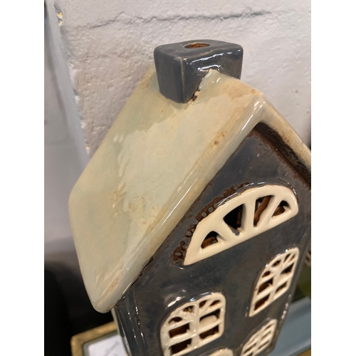 1326 - A ceramic tealight cottage, H 26cms (566708)   #