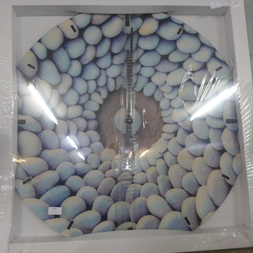 1395 - A glass pebble design wall clock