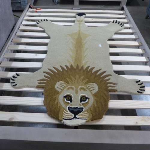 1403 - A 6ft x 4ft lion rug