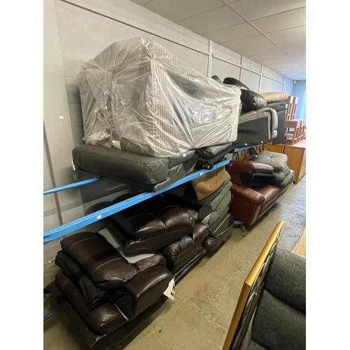 1601 - A large mixed lot of sofa parts, mostly leather * this lot is subject to VAT